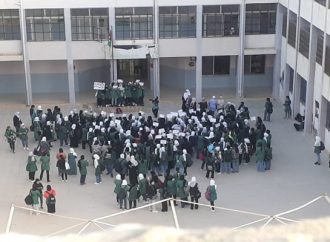 طالبات مدرسة أبو عليا الثانوية للبنات يحتجن على نظام الفترتين
