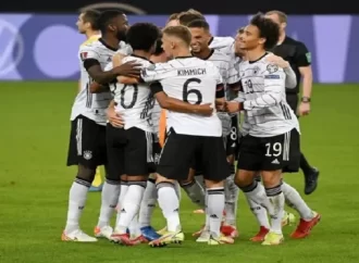 لماذا وضع لاعبو ألمانيا أيديهم على أفواههم في مونديال قطر؟