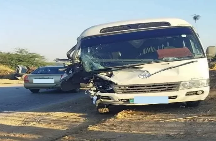 وفاة و 3 اصابات بحادث تصادم على طريق ديرعلا