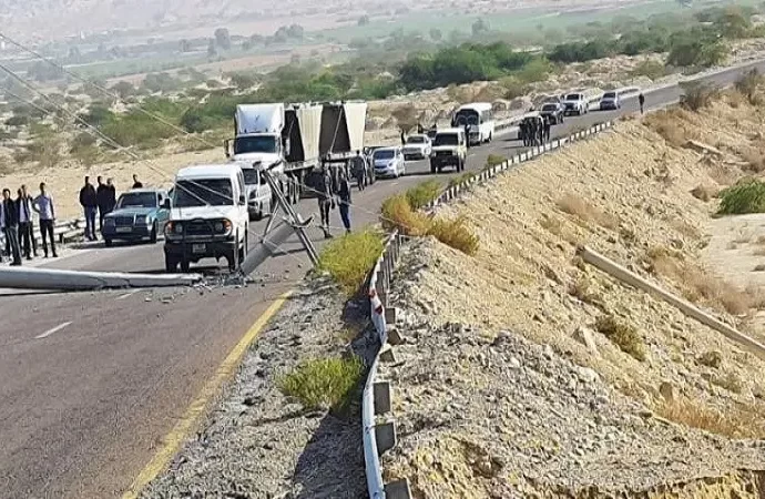 سقوط عامود كهرباء أدى إلى إغلاق طريق العقبة في جنوب وادي الأردن
