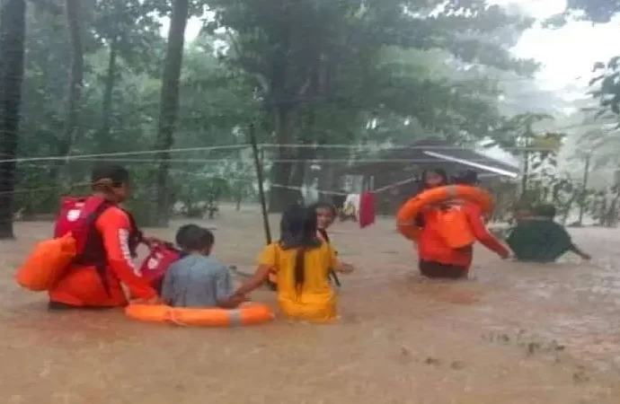 ارتفاع حصيلة قتلى الأمطار الغزيرة والفيضانات في الفيليبين إلى 13