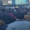 إضراب حافلات النقل وأزمة ركاب في مجمع مادبا
