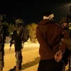 الاحتلال يعتقل شابًا قرب المسجد الإبراهيمي في الخليل