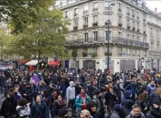  اضراب عام في فرنسا احتجاجا على نظام جديد للتقاعد