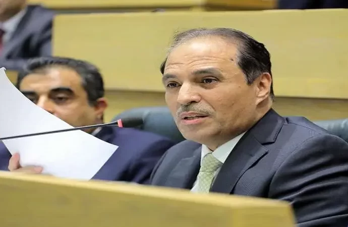 النواب يقرر فصل النائب محمد عناد الفايز