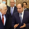 الرئيس عباس يصل القاهرة للمشاركة بالقمة  الثلاثية “المصرية- الأردنية- الفلسطينية”