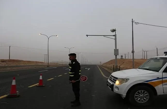 اصابة 12 شخصاً بحادث تصادم على الصحراوي