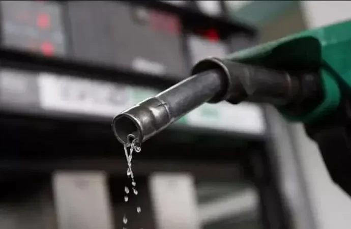 الشوبكي : يرجح انخفاض أسعار المشتقات النفطية في الأردن بشكل ملموس
