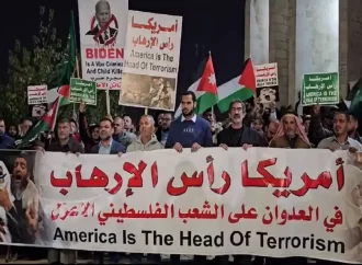 محتجون أردنيون: “حيوا حيوا غزة هاشم، صدت هالعدوان الغاشم”