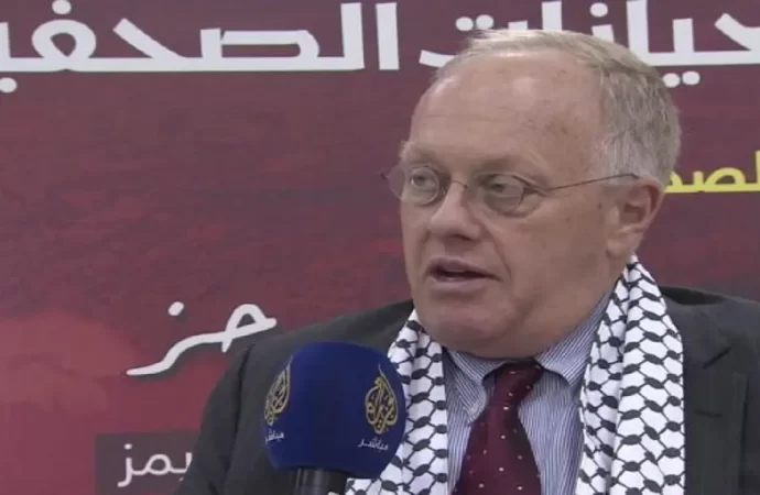 صحفي اميركي: لا يوجد نزاع في القرن الـ21 ببشاعة الحرب على غزة