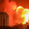 عشرات الشهداء في غارات إسرائيلية استهدفت منازل في غزة