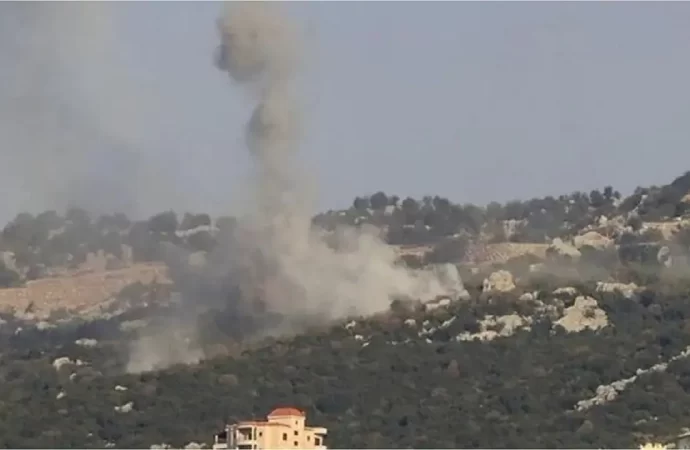 قصف إسرائيلي لبلدات جنوب لبنان وحزب الله يرد باستهداف مواقع للاحتلال
