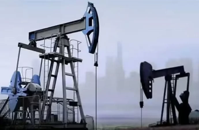 تراجع أسعار النفط مع استمرار مخاوف انخفاض الطلب
