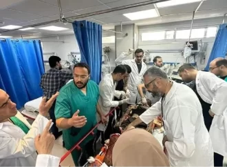 المكتب الإعلامي الحكومي بغزة: الاحتلال اعتقل 35 طبيباً