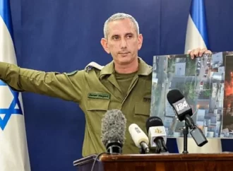معلقون إسرائيليون يكذبون الجيش: صور “استسلام” مقاتلي حماس مفبركة
