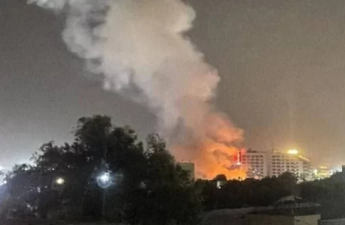 انفجارات كبيرة تهز تل أبيب (تل الربيع) بعد دفعة صاروخية من غزة