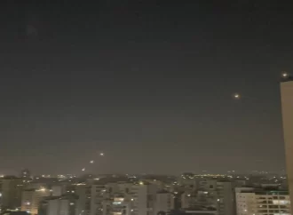 المقاومة تضيء سماء تل أبيب برشقة صاروخية تزامناً مع بدء العام الجديد
