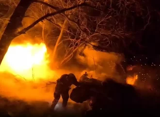 مدافع روسية توجه ضربات ليلية على أهداف أوكرانية على محور كوبيانسك…