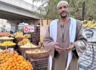 في حب غزة بائع برتقال مصري يخطف قلوب الملايين