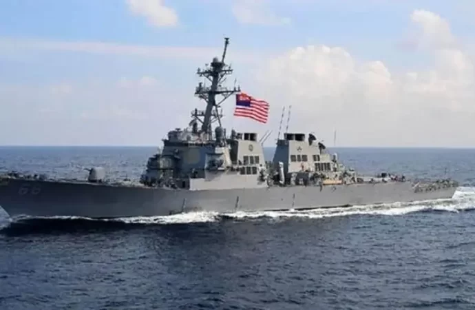 استهداف جديد لسفينة أمريكية قبالة سواحل اليمن