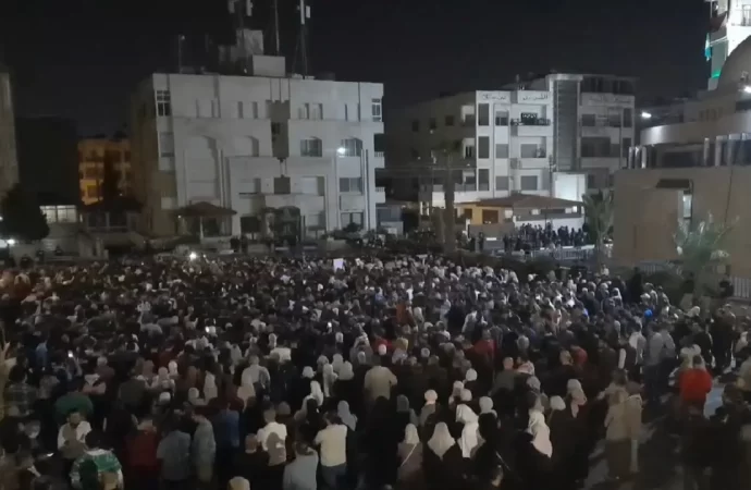 حشود الاردنيين تواصل حصار سفارة الاحتلال لليوم 10.. تنديد بالابادة الجماعية