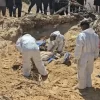تحت أي جرائم تندرج؟  المقابر الجماعية بعد اكتشافها بغزة