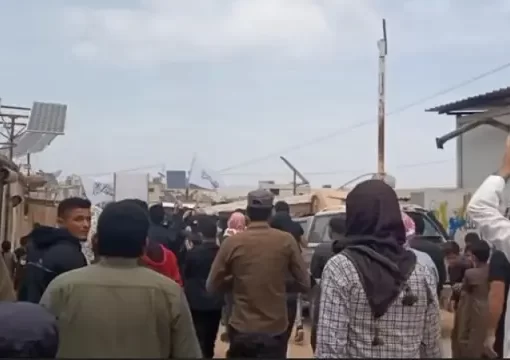 اشتداد الاحتجاجات المناهضة للجولاني في إدلب.. ويهددها بالقمع الدموي