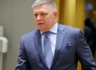 بالفيديو… إطلاق نار على رئيس وزراء سلوفاكيا