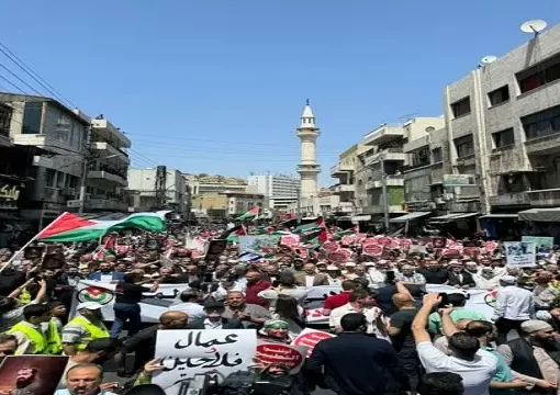 مسيرة وسط البلد دعما للحراك الطلابي.. ومطالبات باعادة احياء العلاقة مع حماس 