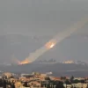 بـ 150 صاروخا وطائرة مسيرة ..حزب الله يطلق قصفا مركزا على شمال الأراضي المحتلة