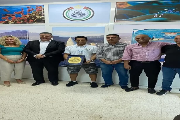 تكريم السباح البطل حمزة دردساوي