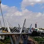 سوري يقتل شقيقه ويصيب الثالث وينتحر من فوق جسر عبدون