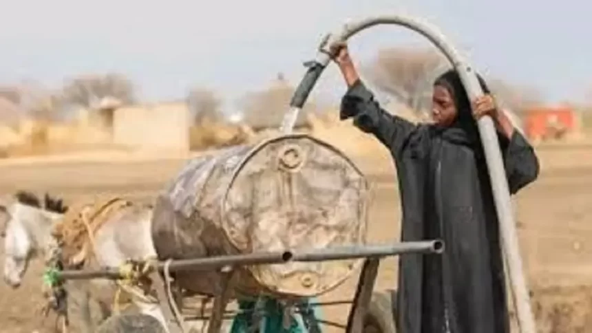 السودانيون يعانون من موجة حر شديدة وتسجيل وفيات بضربات الشمس