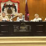 رث الشاعر الفلسطيني الراحل محمود درويش