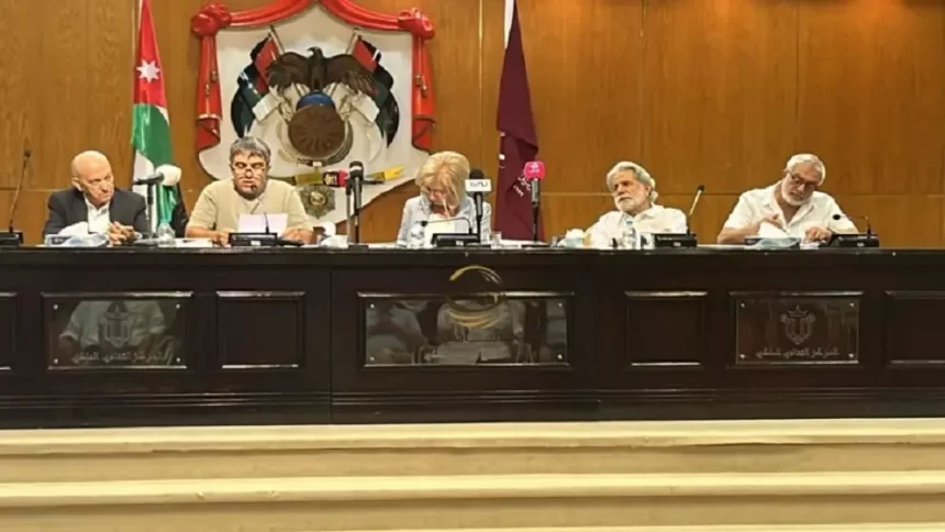 رث الشاعر الفلسطيني الراحل محمود درويش