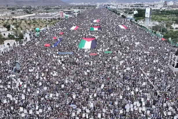 مسيرات مليونية في اليمن