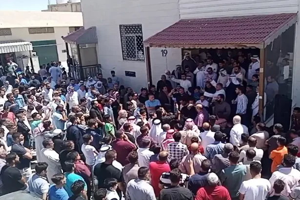 اعتصام في الكرك: شعب الأردن يا جبار.. شوكة بحلق الاستعمار