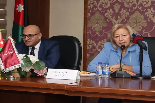 حوارية في الزرقاء تدعو الشباب إلى المشاركة بالعملية الانتخابية