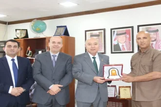 النعيمات يبحث التعاون المشترك مع جامعة مصراتة الليبية.