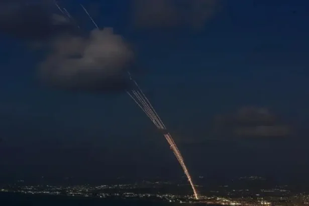 حزب الله يستهدف تل أبيب