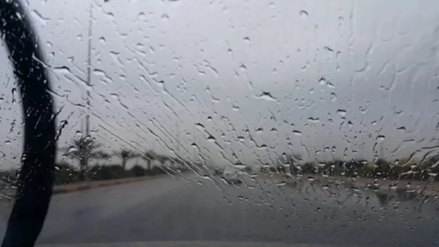 انخفاض الحرارة وتحذيرات من الضباب والانزلاق صباح الإثنين