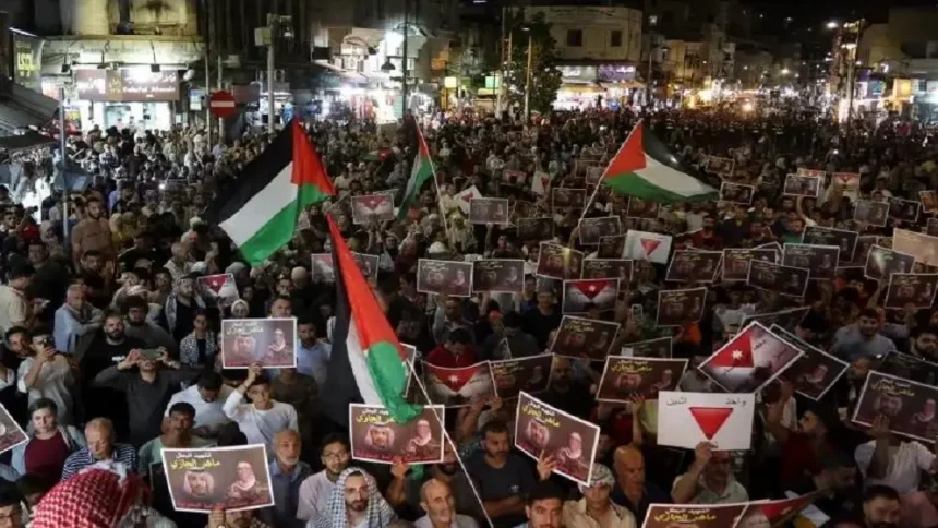 مظاهرة ليلية شعبية وسط عمان