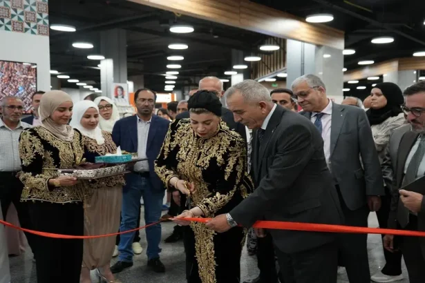 افتتاح معرض الأزياء والحلي ضمن فعاليات برنامج الجزائر ضيف الشرف..