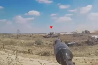 المقاومة حرمت نتنياهو من ارتداء القميص الأبيض والربطة الزرقاء في ذكرى 7 أكتوبر