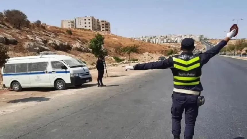 ضبط باص غير مخصص لنقل الطلاب يقل 30 طالبا بعمان