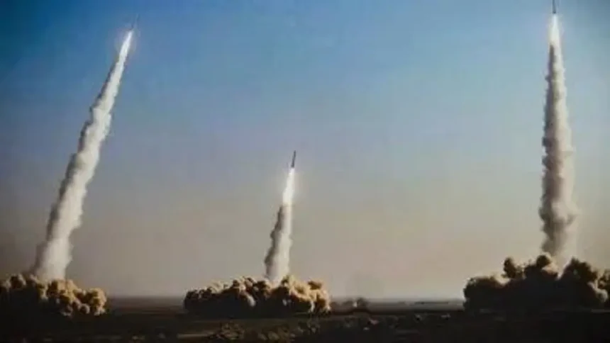 50 صاروخا لحزب الله على الجليل في دقيقتين