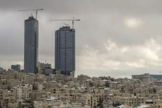 أجواء خريفية غائمة الثلاثاء وزخات مطرية الأربعاء