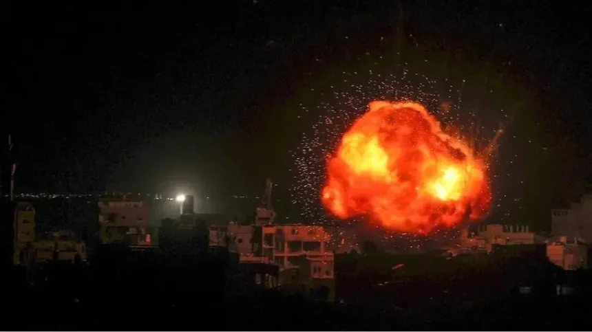 الأطفال ضحايا القصف مجددا.. الاحتلال يرتكب مجزرة في مخيم الشاطئ غربي غزة