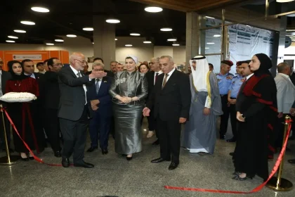 وزير الثقافة يشيد بنجاح الدورة 23 لمعرض عمان