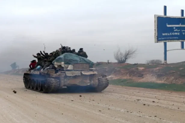 الجيش السوري ينفّذ عملية إعادة انتشار هدفها تدعيم خطوط الدفاع